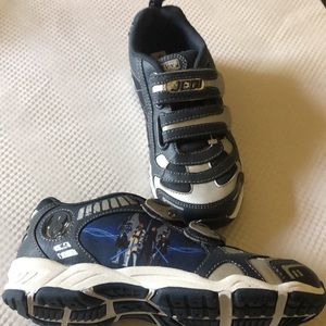 Shoes Star Wars boys new shoes sizes 1.5M or 3M lights up velcro straps